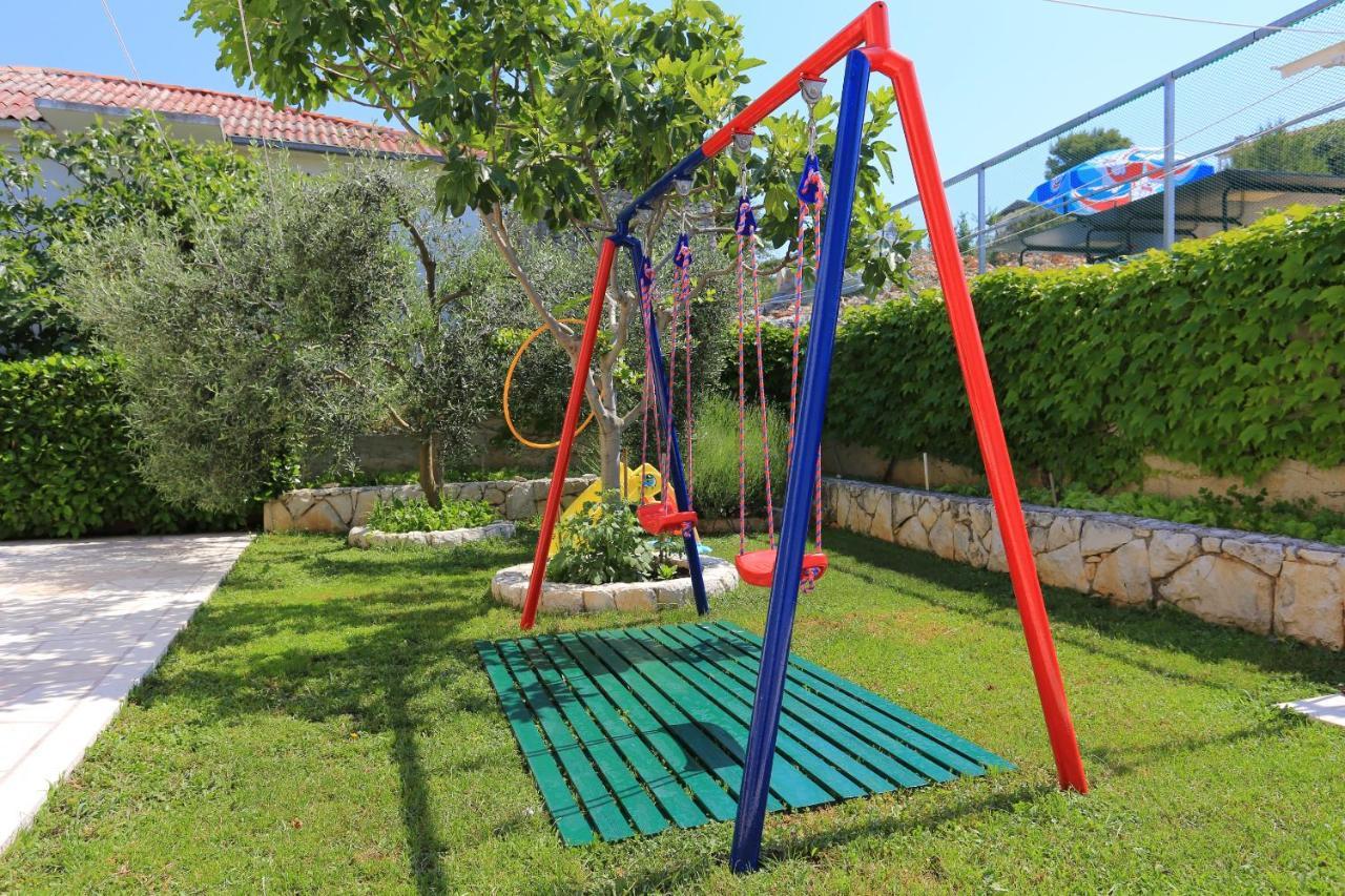 Family Friendly Seaside Apartments Razanj, Rogoznica - 10373 Eksteriør billede