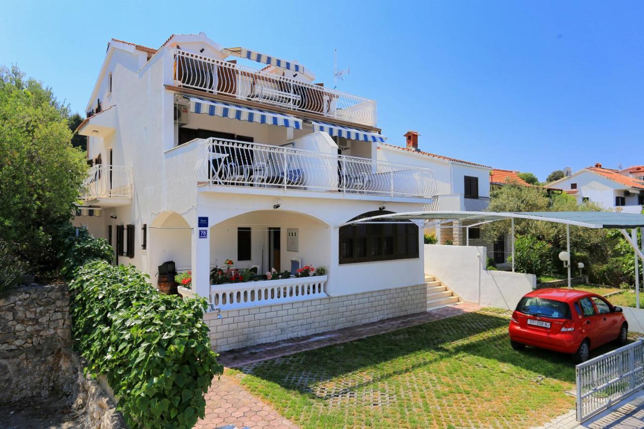 Family Friendly Seaside Apartments Razanj, Rogoznica - 10373 Eksteriør billede