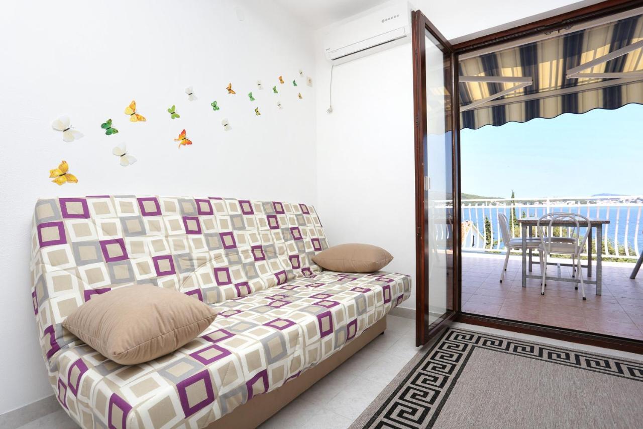 Family Friendly Seaside Apartments Razanj, Rogoznica - 10373 Eksteriør billede