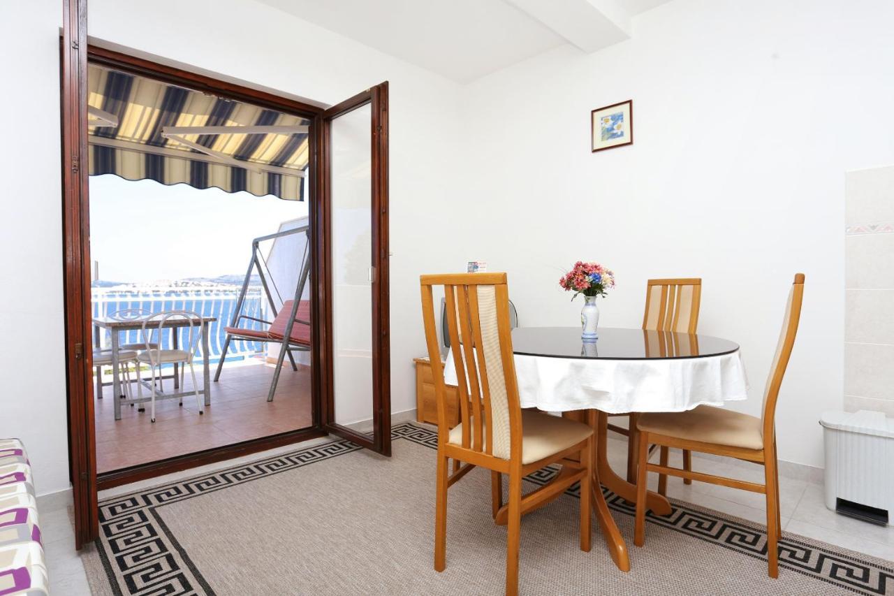 Family Friendly Seaside Apartments Razanj, Rogoznica - 10373 Eksteriør billede