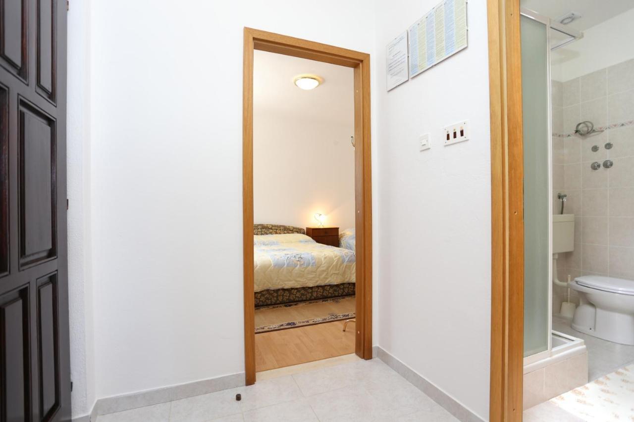 Family Friendly Seaside Apartments Razanj, Rogoznica - 10373 Eksteriør billede