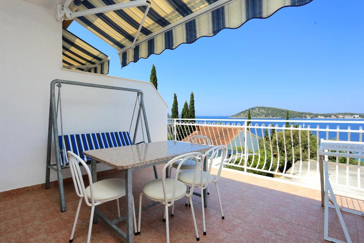 Family Friendly Seaside Apartments Razanj, Rogoznica - 10373 Eksteriør billede
