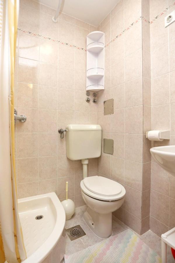 Family Friendly Seaside Apartments Razanj, Rogoznica - 10373 Eksteriør billede