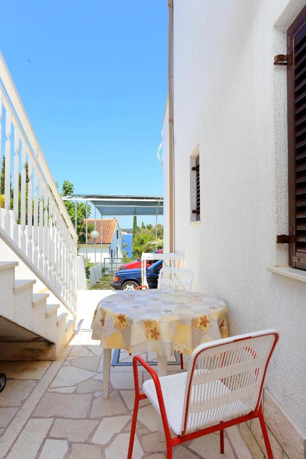Family Friendly Seaside Apartments Razanj, Rogoznica - 10373 Eksteriør billede