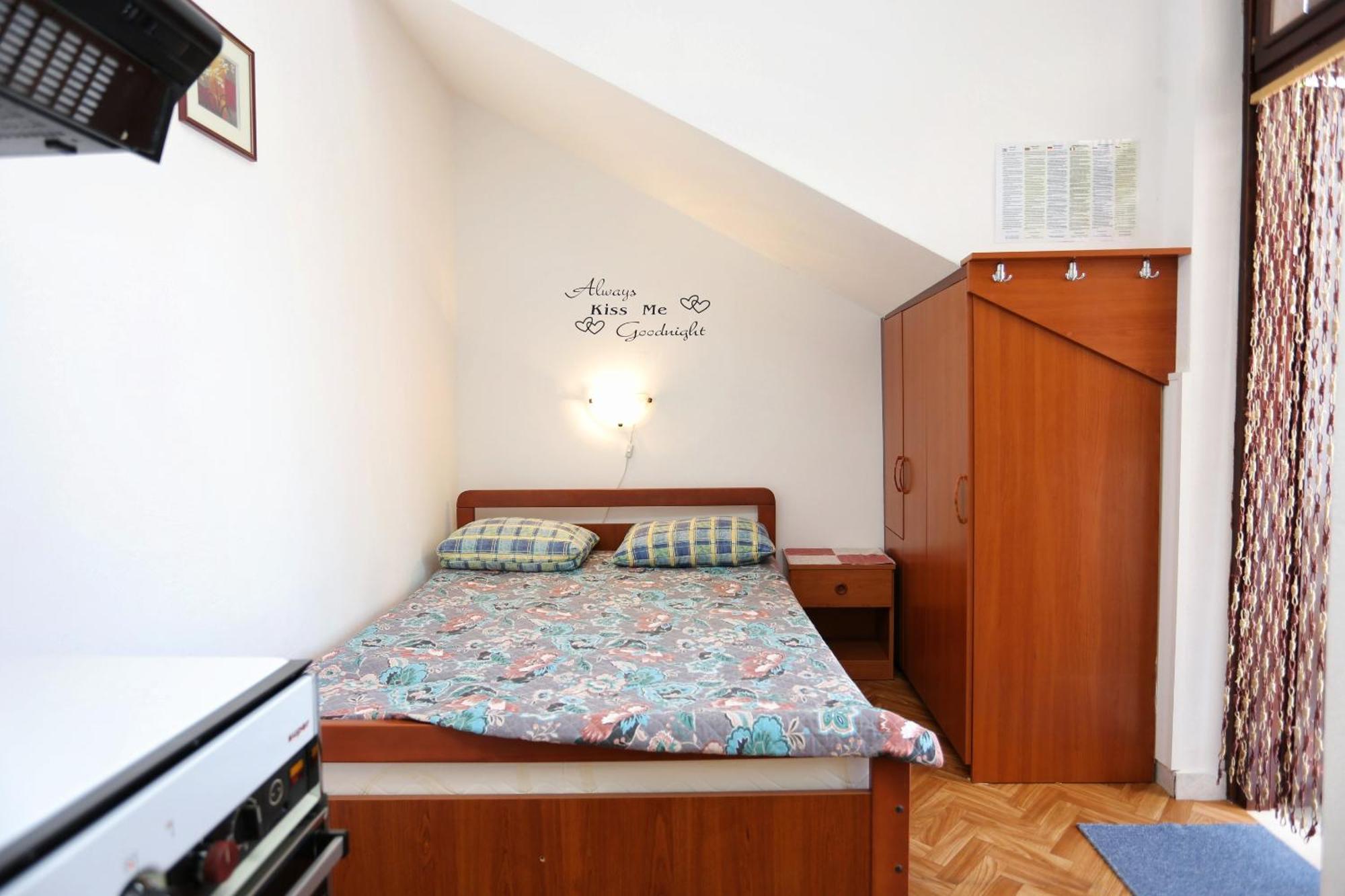 Family Friendly Seaside Apartments Razanj, Rogoznica - 10373 Værelse billede